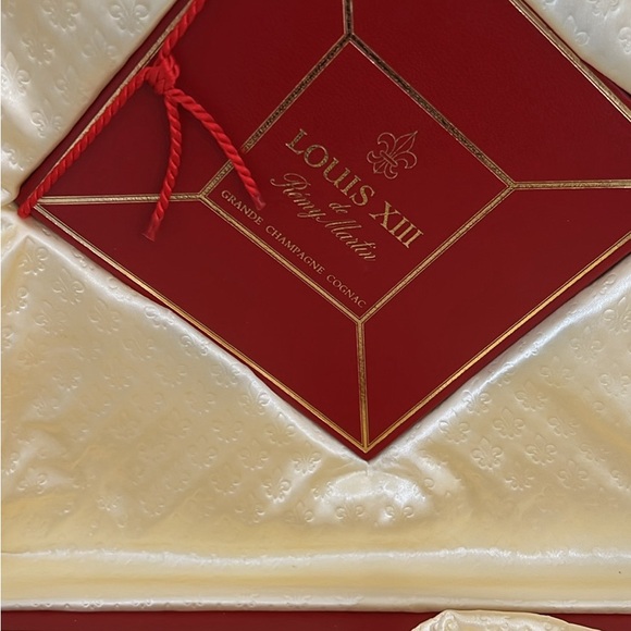 REMY MARTIN LOUIS XIII COGNAC BACCARAT CRYSTAL DECANTER BOTTLE - Picture 3 of 4